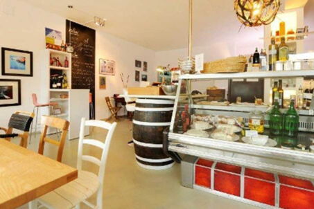 Dio Weinkantin Tresen Theke